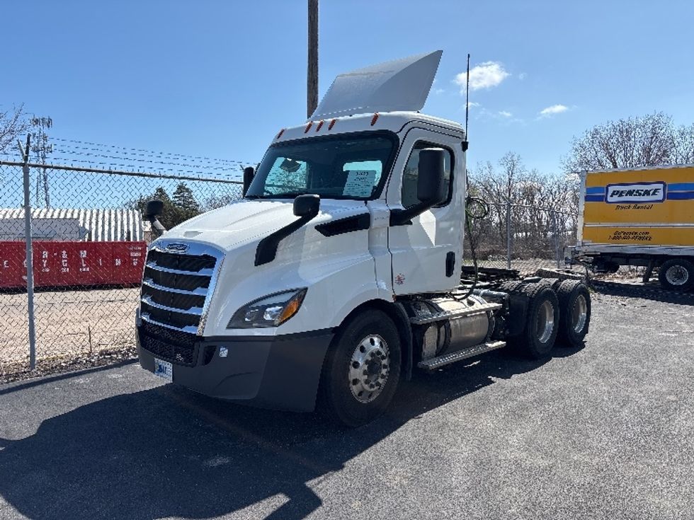 Day Cab Tractor-Heavy Duty Tractors-Freightliner-2019-T11664ST-Toledo-OH-448,995\n\t\tmiles-$ 39,500 - Image 3