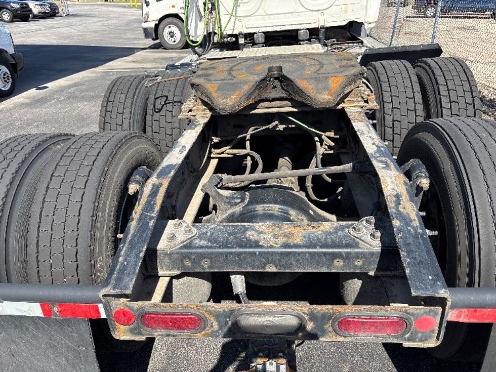 Day Cab Tractor-Heavy Duty Tractors-Freightliner-2019-T11664ST-Toledo-OH-448,995\n\t\tmiles-$ 39,500 - Image 6