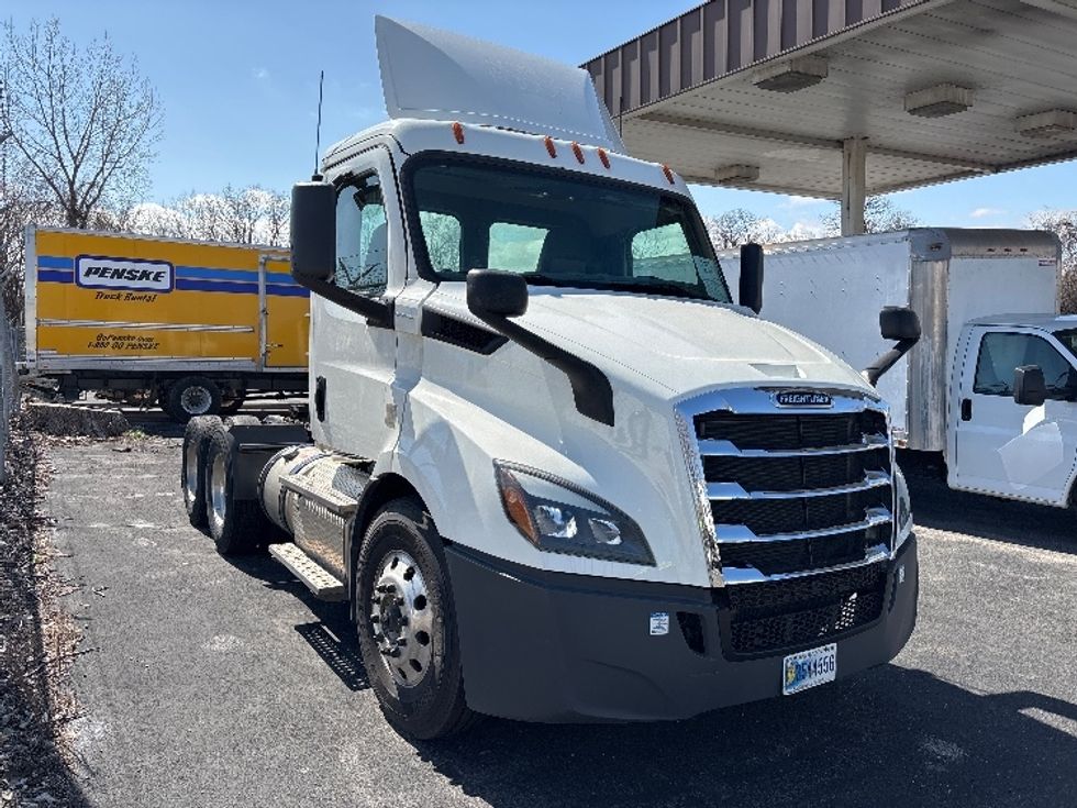 Day Cab Tractor-Heavy Duty Tractors-Freightliner-2019-T11664ST-Toledo-OH-448,995\n\t\tmiles-$ 39,500 - Image 8
