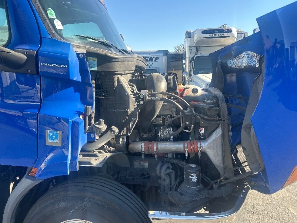 Day Cab Tractor-Heavy Duty Tractors-Freightliner-2019-T11664ST-Torrance-CA-225,480\n\t\tmiles-$ 51,500 - Image 15