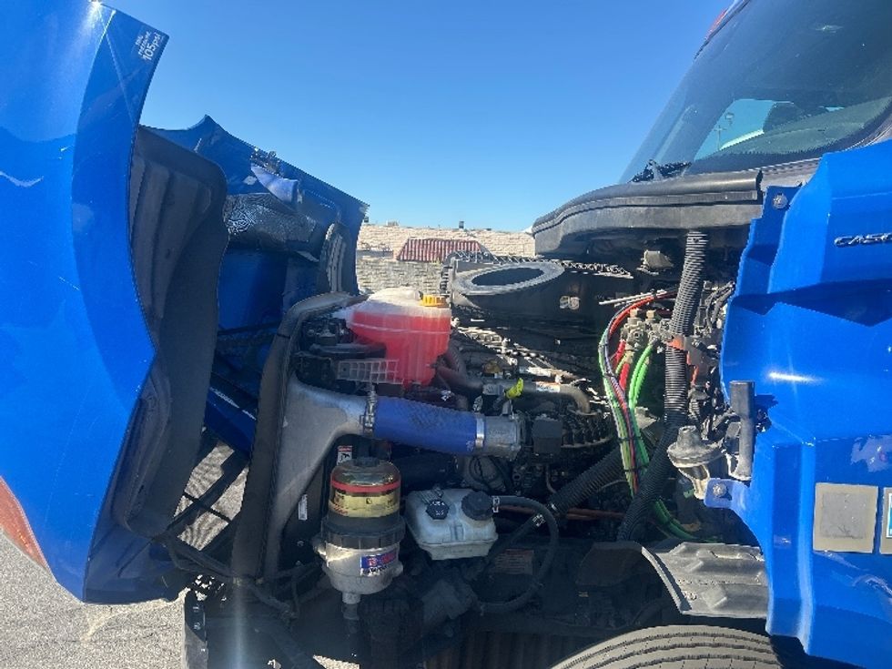 Day Cab Tractor-Heavy Duty Tractors-Freightliner-2019-T11664ST-Torrance-CA-225,480\n\t\tmiles-$ 51,500 - Image 16