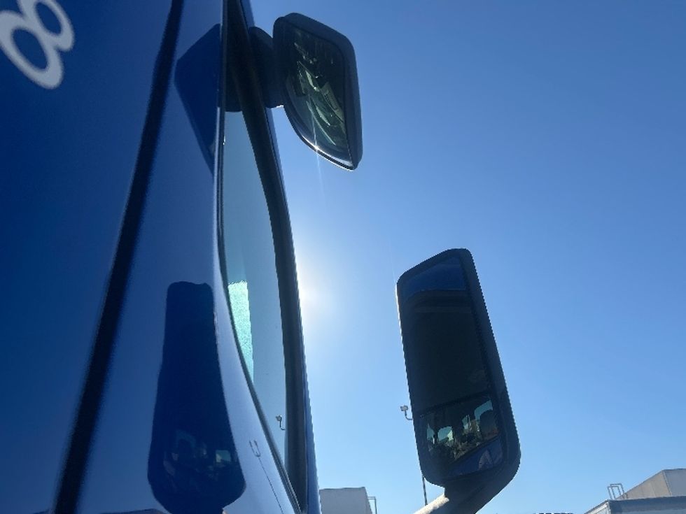 Day Cab Tractor-Heavy Duty Tractors-Freightliner-2019-T11664ST-Torrance-CA-225,480\n\t\tmiles-$ 51,500 - Image 17