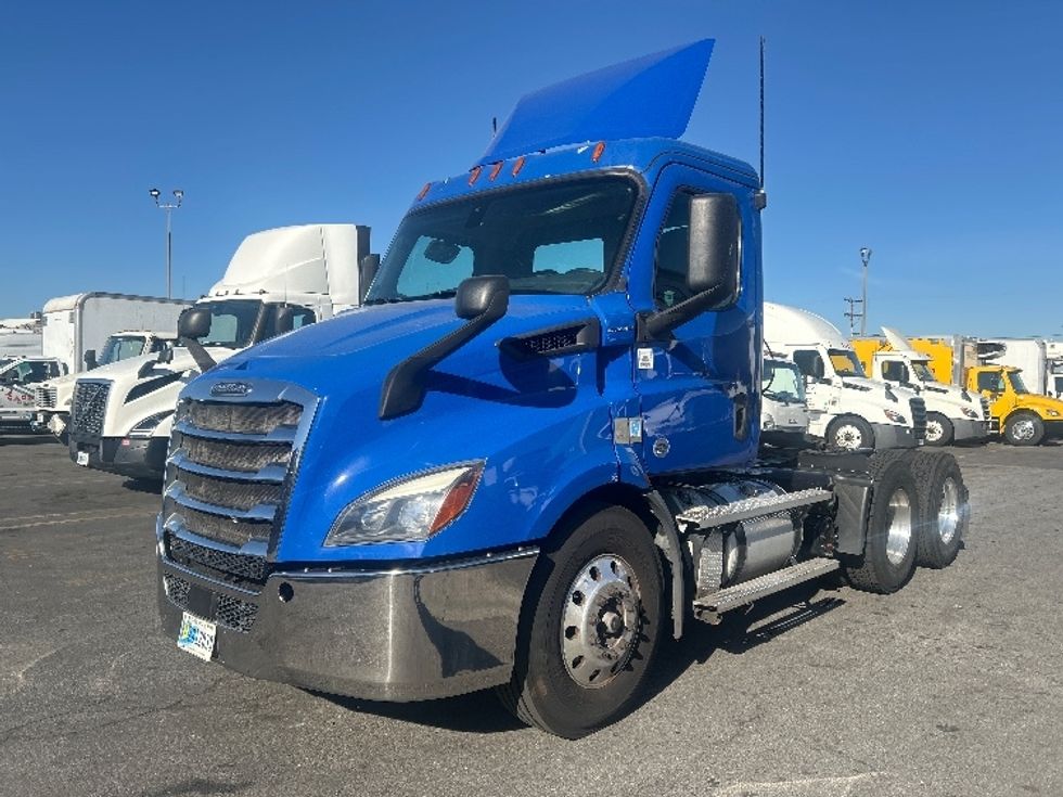 Day Cab Tractor-Heavy Duty Tractors-Freightliner-2019-T11664ST-Torrance-CA-225,480\n\t\tmiles-$ 51,500 - Image 3