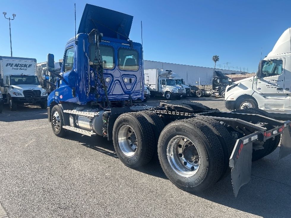 Day Cab Tractor-Heavy Duty Tractors-Freightliner-2019-T11664ST-Torrance-CA-225,480\n\t\tmiles-$ 51,500 - Image 5