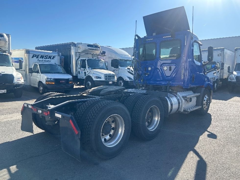 Day Cab Tractor-Heavy Duty Tractors-Freightliner-2019-T11664ST-Torrance-CA-225,480\n\t\tmiles-$ 51,500 - Image 7
