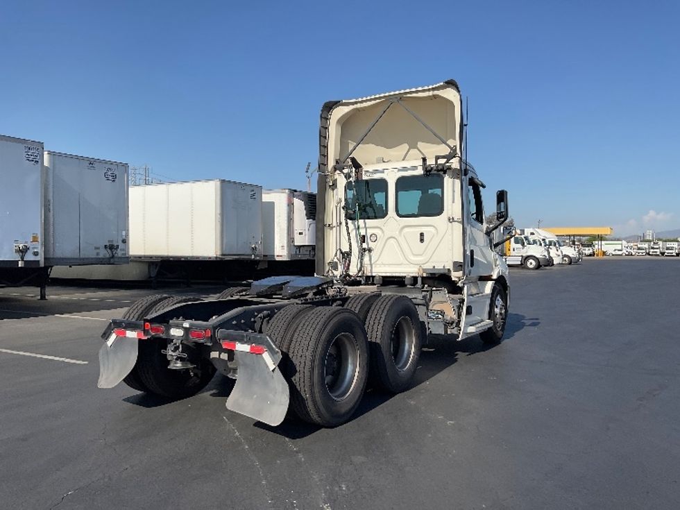 Day Cab Tractor-Heavy Duty Tractors-Freightliner-2019-T11664ST-Torrance-CA-384,360\n\t\tmiles-$ 48,250 - Image 7