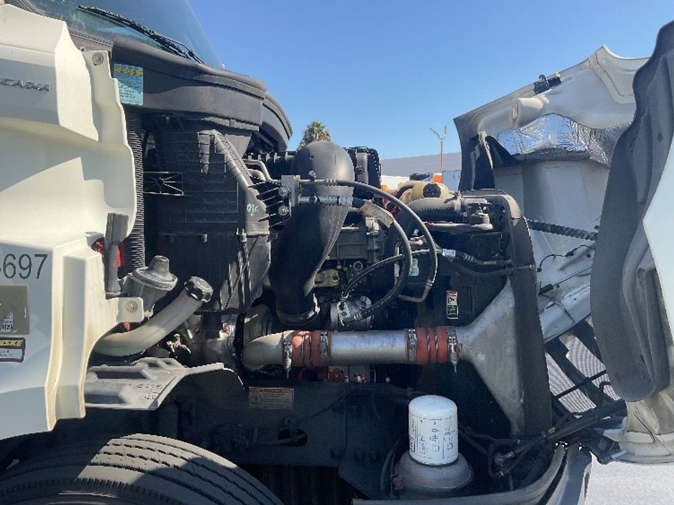 Day Cab Tractor-Heavy Duty Tractors-Freightliner-2019-T11664ST-Torrance-CA-387,810\n\t\tmiles-$ 48,250 - Image 15