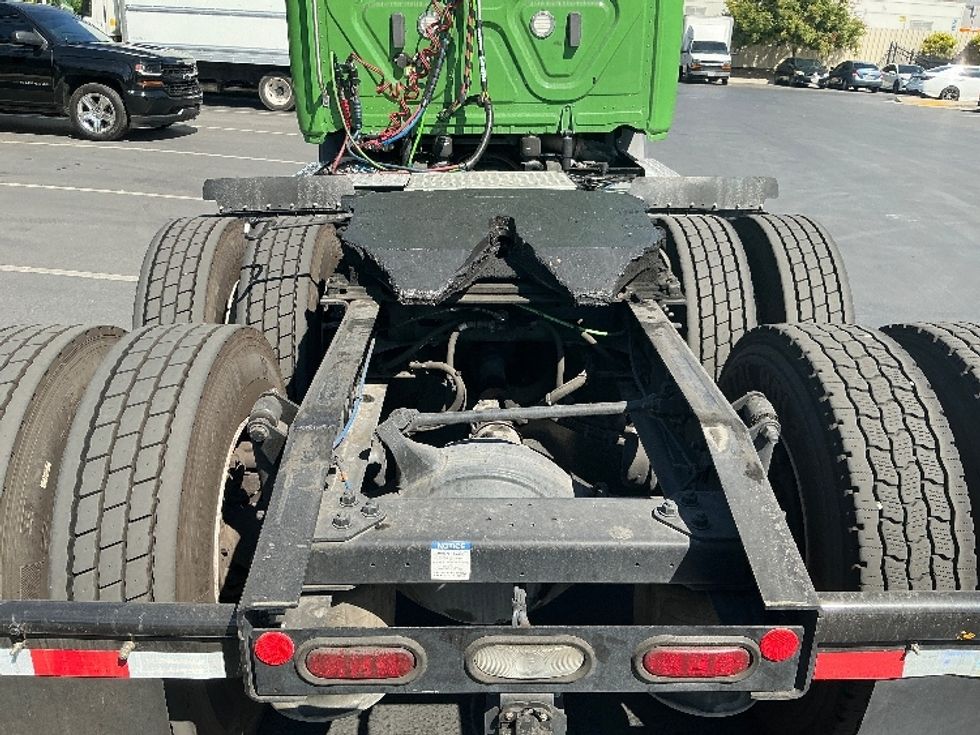 Day Cab Tractor-Heavy Duty Tractors-Freightliner-2019-T11664ST-Torrance-CA-62,935\n\t\tmiles-$ 59,500 - Image 6