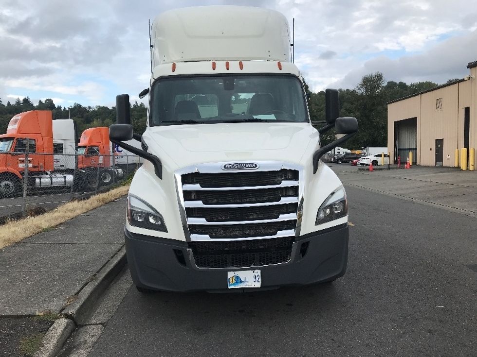 2019 Freightliner T11664ST Day Cab Tractor