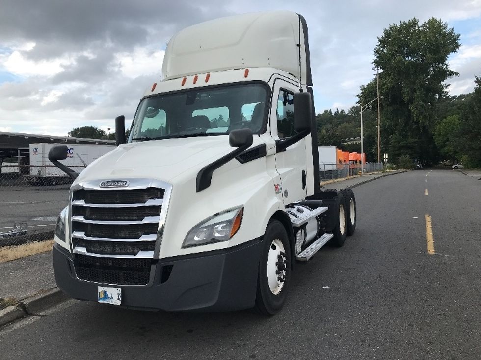 2019 Freightliner T11664ST Day Cab Tractor