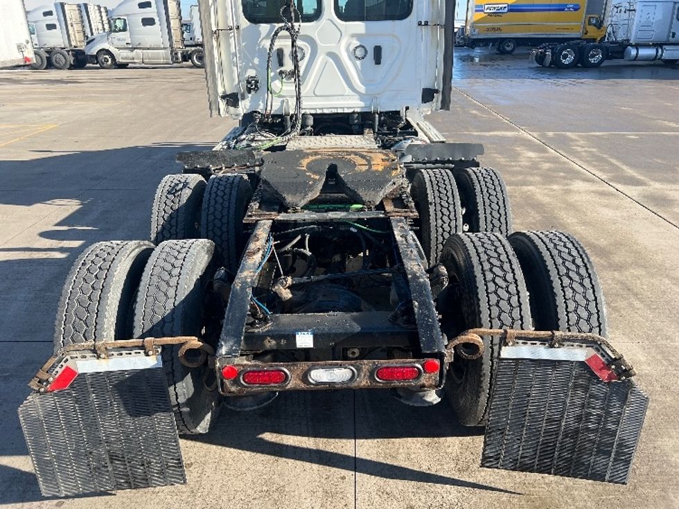 Day Cab Tractor-Heavy Duty Tractors-Freightliner-2019-T11664ST-West Fargo-ND-764,497\n\t\tmiles-$ 27,750 - Image 6