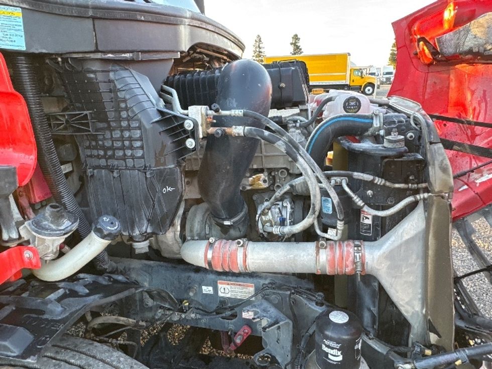 Day Cab Tractor-Heavy Duty Tractors-Freightliner-2019-T11664ST-West Sacramento-CA-331,330\n\t\tmiles-$ 44,500 - Image 15