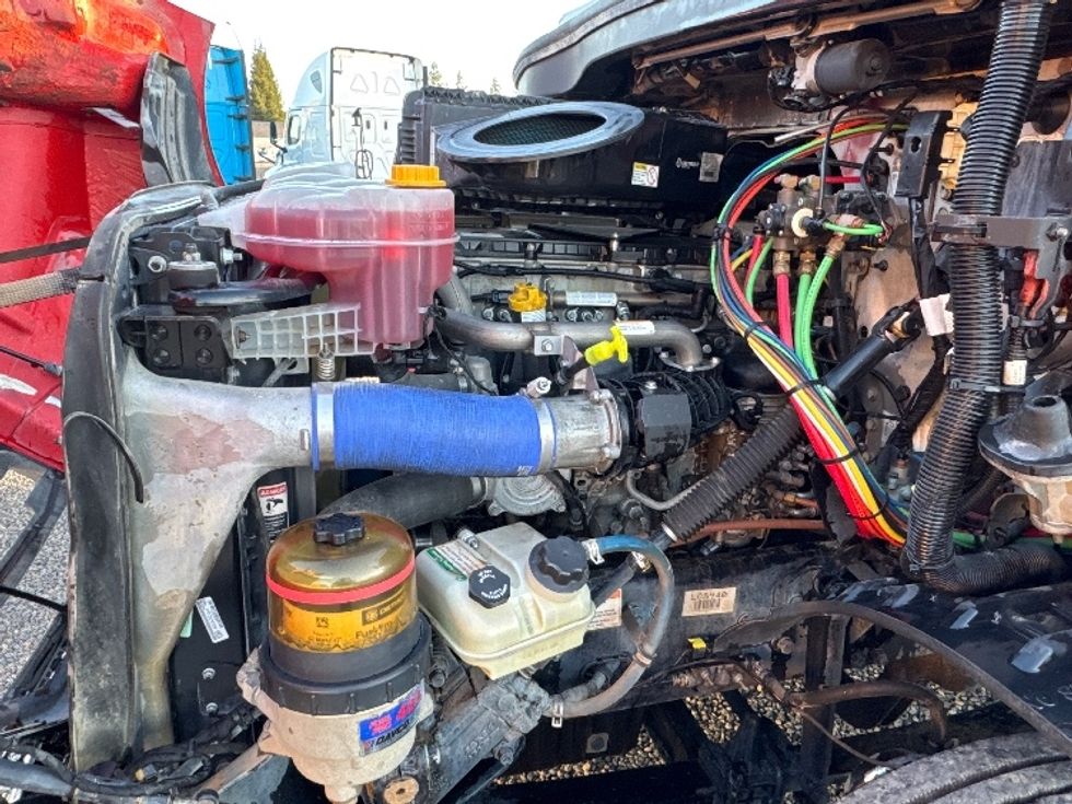 Day Cab Tractor-Heavy Duty Tractors-Freightliner-2019-T11664ST-West Sacramento-CA-331,330\n\t\tmiles-$ 44,500 - Image 16