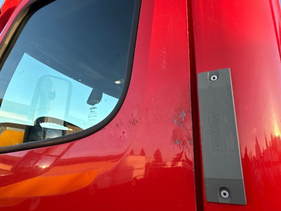 Day Cab Tractor-Heavy Duty Tractors-Freightliner-2019-T11664ST-West Sacramento-CA-331,330\n\t\tmiles-$ 44,500 - Image 18