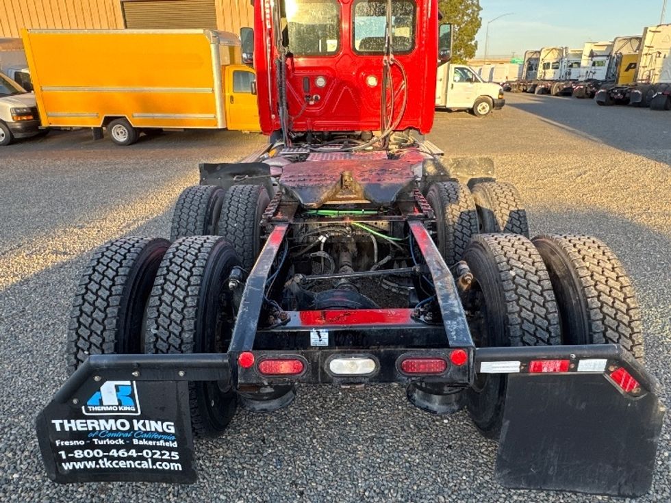 Day Cab Tractor-Heavy Duty Tractors-Freightliner-2019-T11664ST-West Sacramento-CA-331,330\n\t\tmiles-$ 44,500 - Image 6