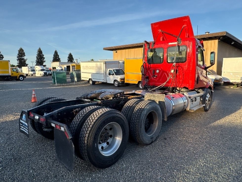 Day Cab Tractor-Heavy Duty Tractors-Freightliner-2019-T11664ST-West Sacramento-CA-331,330\n\t\tmiles-$ 44,500 - Image 7