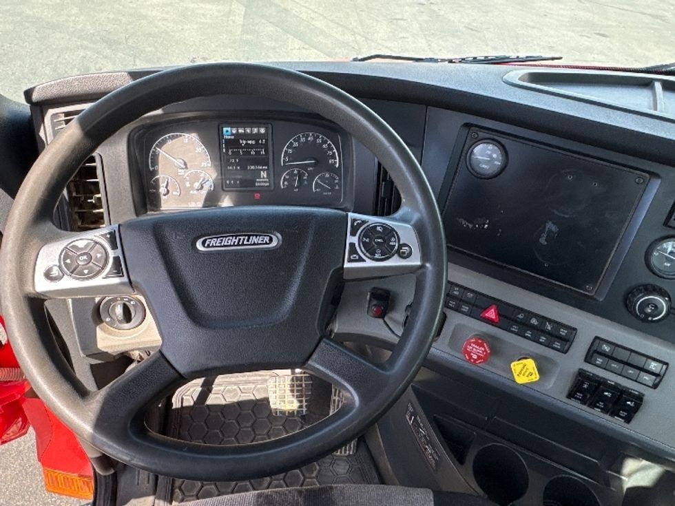 Day Cab Tractor-Heavy Duty Tractors-Freightliner-2019-T11664ST-West Sacramento-CA-335,877\n\t\tmiles-$ 44,500 - Image 11