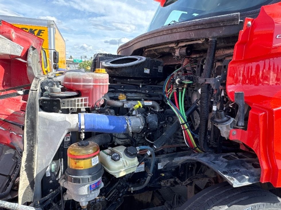 Day Cab Tractor-Heavy Duty Tractors-Freightliner-2019-T11664ST-West Sacramento-CA-335,877\n\t\tmiles-$ 44,500 - Image 16