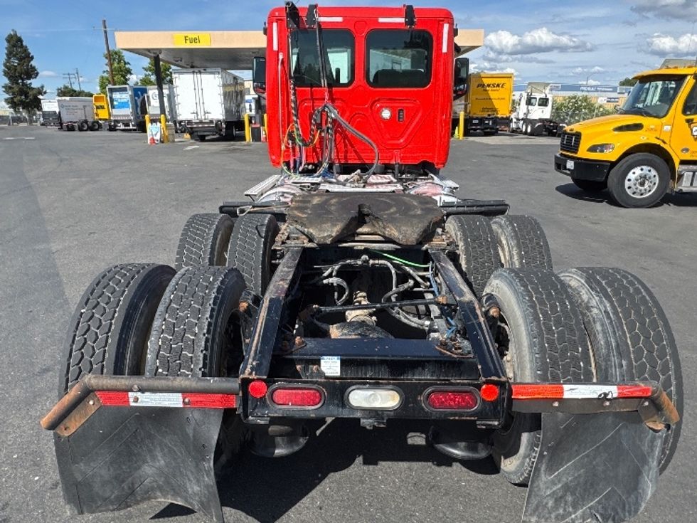 Day Cab Tractor-Heavy Duty Tractors-Freightliner-2019-T11664ST-West Sacramento-CA-335,877\n\t\tmiles-$ 44,500 - Image 6