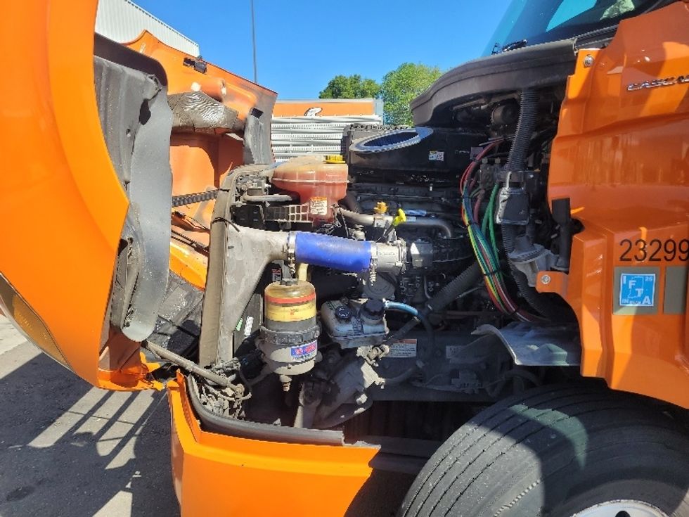 Day Cab Tractor-Heavy Duty Tractors-Freightliner-2019-T11664ST-West Sacramento-CA-363,067\n\t\tmiles-$ 44,750 - Image 16