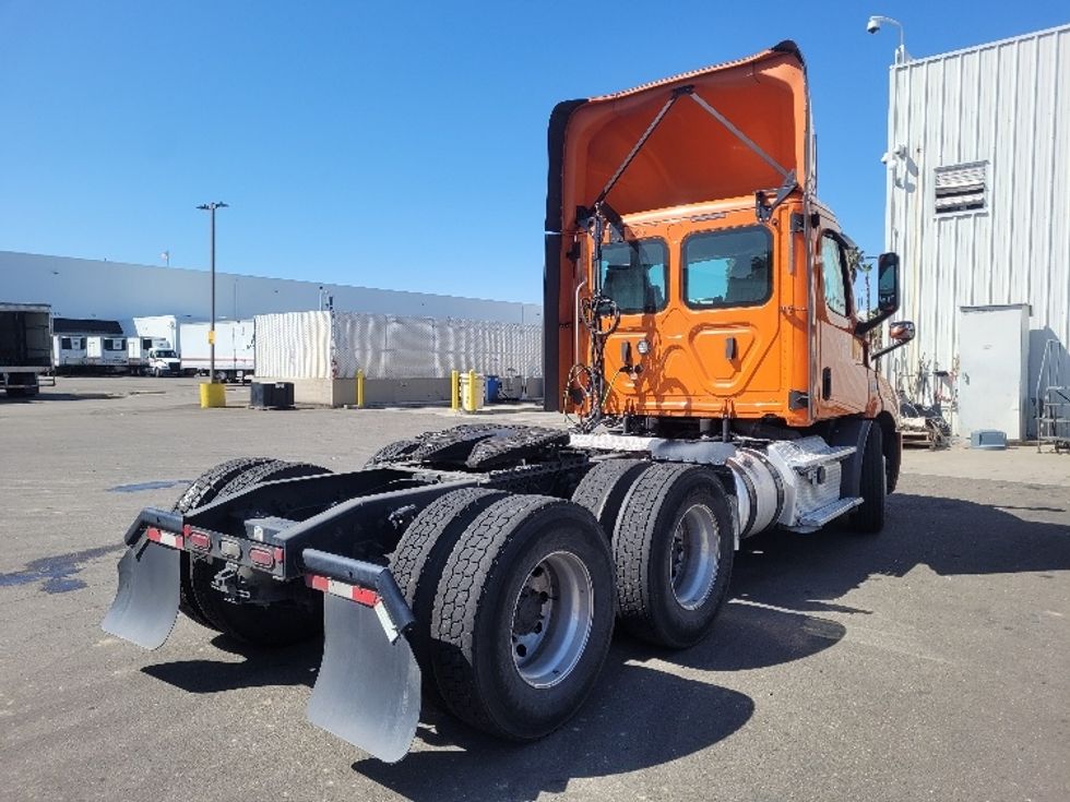 Day Cab Tractor-Heavy Duty Tractors-Freightliner-2019-T11664ST-West Sacramento-CA-363,067\n\t\tmiles-$ 44,750 - Image 7
