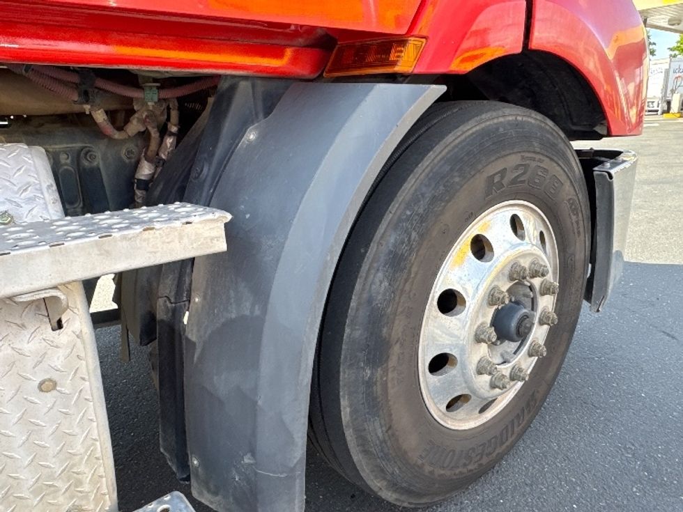 Day Cab Tractor-Heavy Duty Tractors-Freightliner-2019-T11664ST-West Sacramento-CA-365,000\n\t\tmiles-$ 39,500 - Image 20