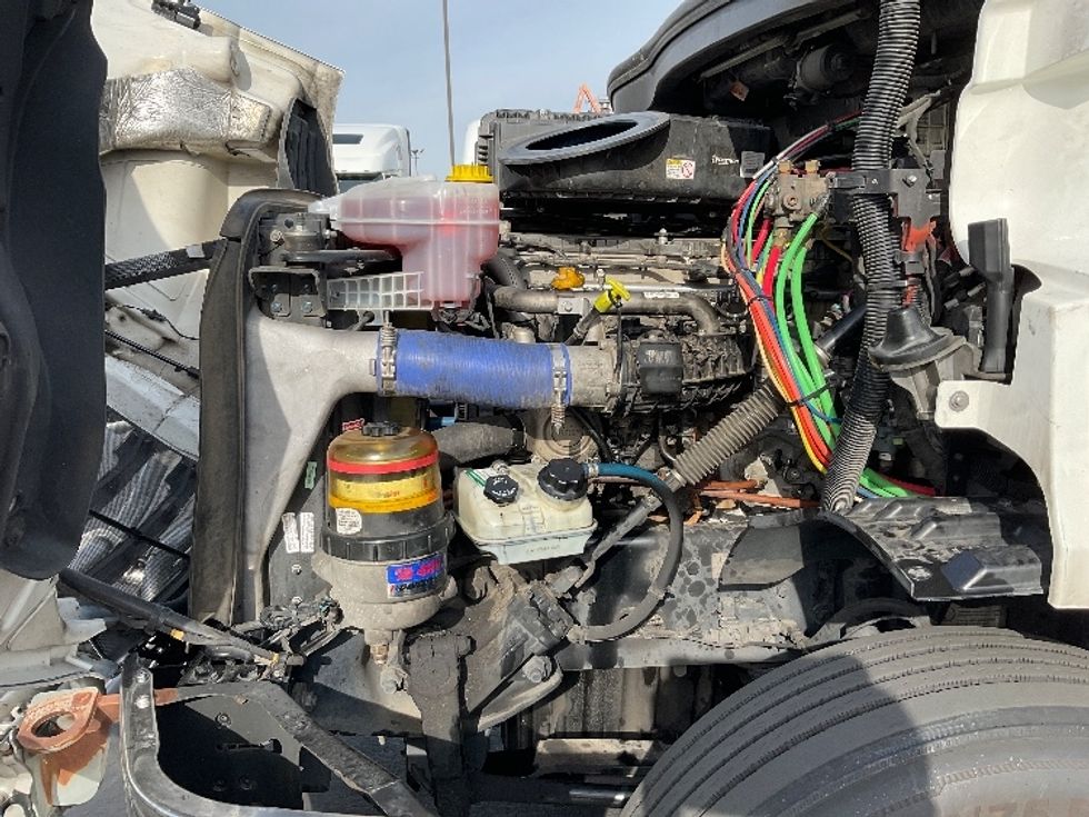 Day Cab Tractor-Heavy Duty Tractors-Freightliner-2019-T11664ST-West Sacramento-CA-627,119\n\t\tmiles-$ 30,250 - Image 16