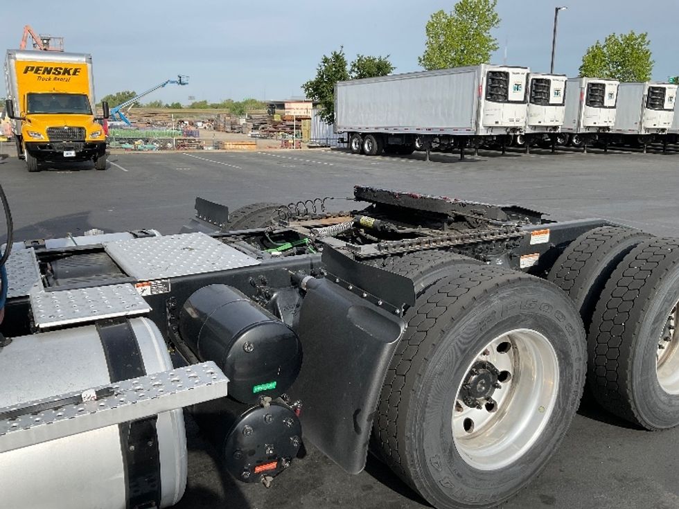 Day Cab Tractor-Heavy Duty Tractors-Freightliner-2019-T11664ST-West Sacramento-CA-627,119\n\t\tmiles-$ 30,250 - Image 17