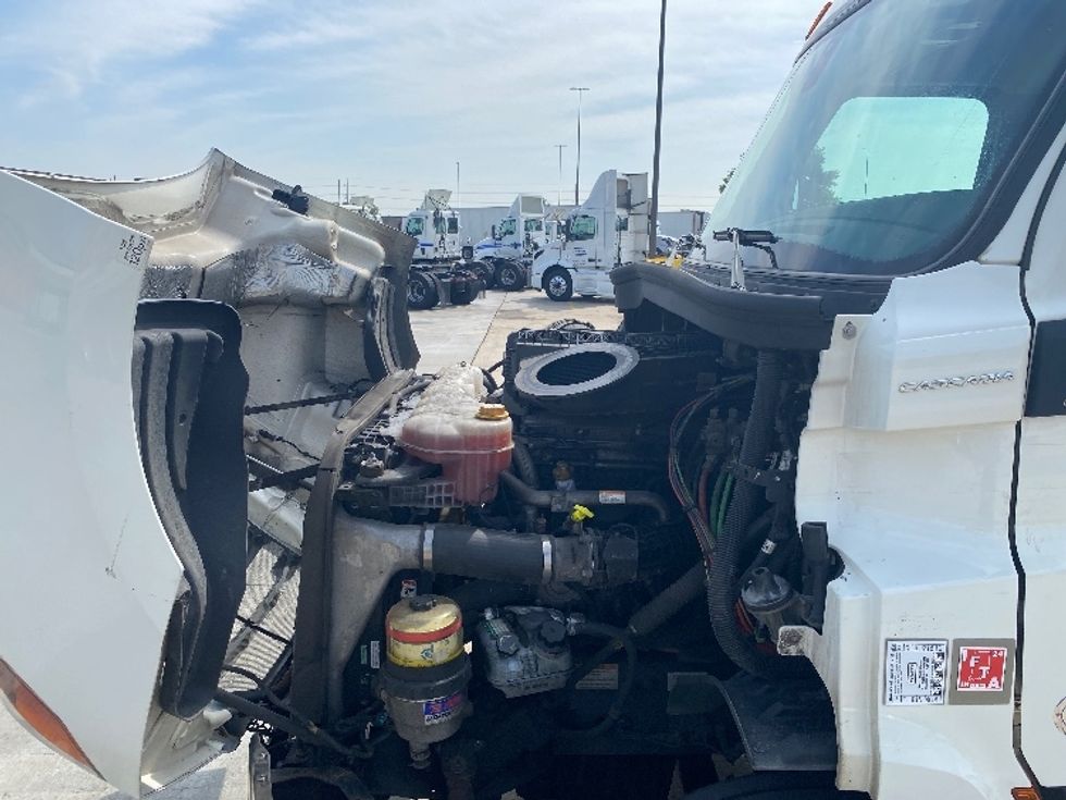 Day Cab Tractor-Heavy Duty Tractors-Freightliner-2019-T11664ST-Windsor-WI-556,066\n\t\tmiles-$ 40,250 - Image 16