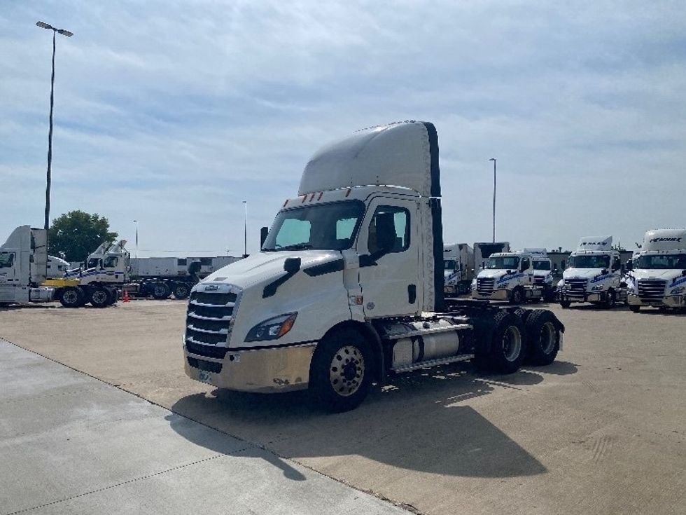 Day Cab Tractor-Heavy Duty Tractors-Freightliner-2019-T11664ST-Windsor-WI-556,066\n\t\tmiles-$ 40,250 - Image 3