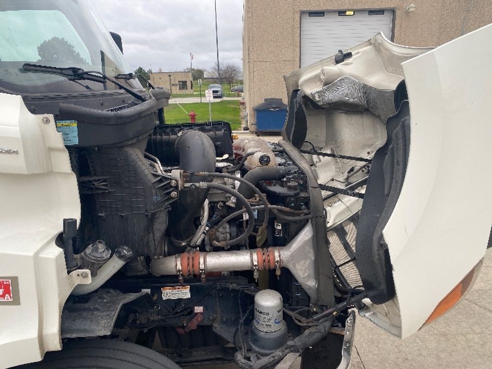 Day Cab Tractor-Heavy Duty Tractors-Freightliner-2019-T11664ST-Windsor-WI-565,963\n\t\tmiles-$ 38,000 - Image 15