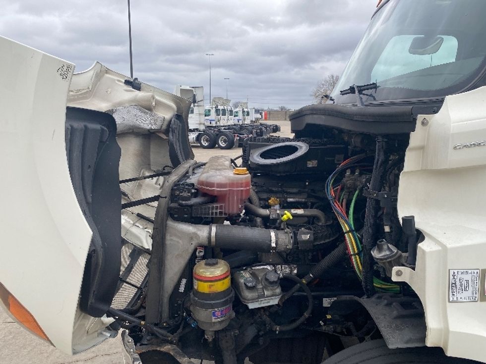 Day Cab Tractor-Heavy Duty Tractors-Freightliner-2019-T11664ST-Windsor-WI-565,963\n\t\tmiles-$ 38,000 - Image 16