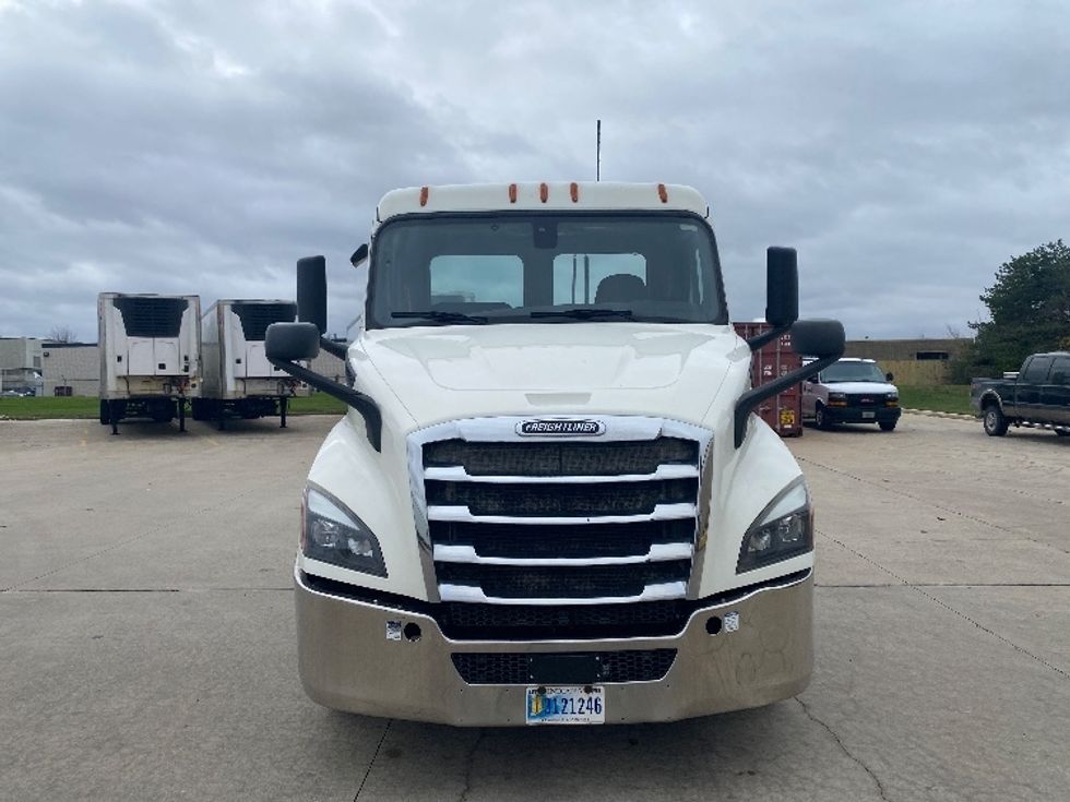 Day Cab Tractor-Heavy Duty Tractors-Freightliner-2019-T11664ST-Windsor-WI-565,963\n\t\tmiles-$ 38,000 - Image 2