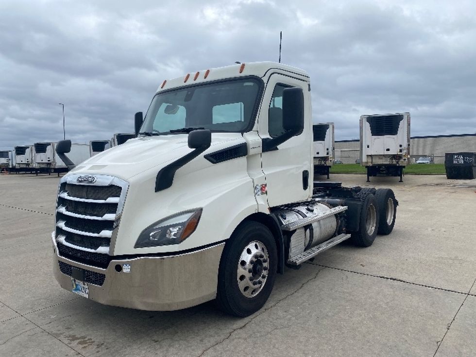 Day Cab Tractor-Heavy Duty Tractors-Freightliner-2019-T11664ST-Windsor-WI-565,963\n\t\tmiles-$ 38,000 - Image 3