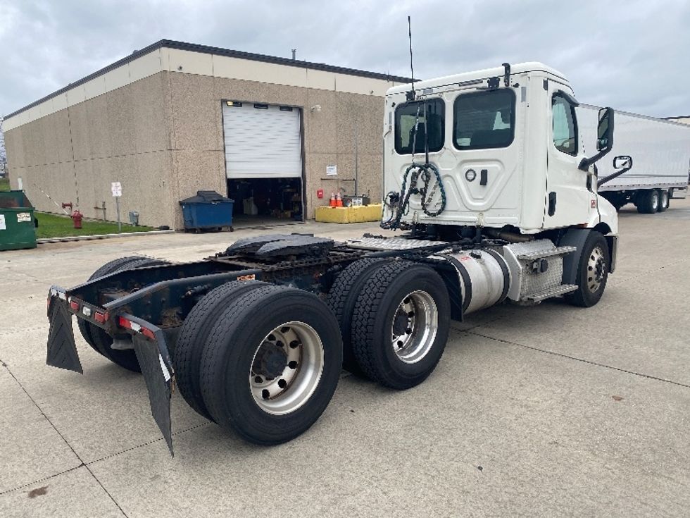 Day Cab Tractor-Heavy Duty Tractors-Freightliner-2019-T11664ST-Windsor-WI-565,963\n\t\tmiles-$ 38,000 - Image 7