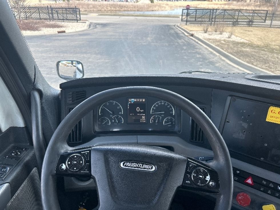 Day Cab Tractor-Heavy Duty Tractors-Freightliner-2019-T11664ST-Windsor-WI-799,457\n\t\tmiles-$ 25,250 - Image 11