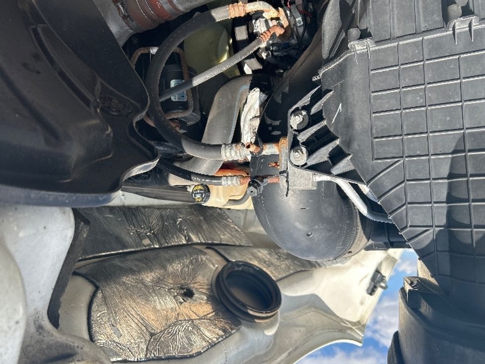 Day Cab Tractor-Heavy Duty Tractors-Freightliner-2019-T11664ST-Windsor-WI-799,457\n\t\tmiles-$ 25,250 - Image 15