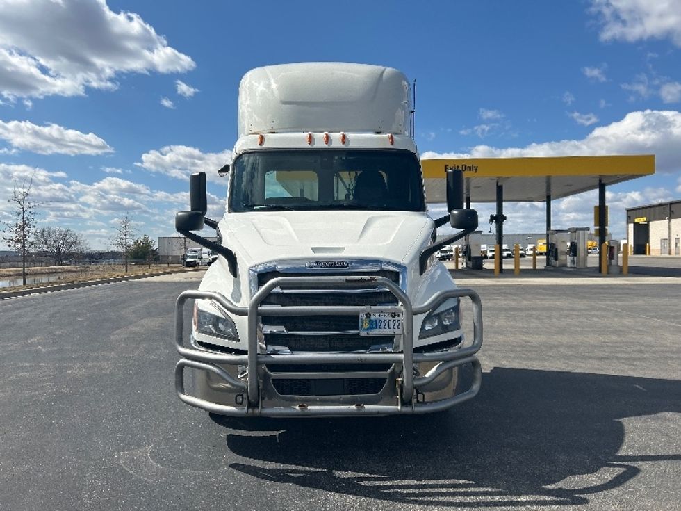 Day Cab Tractor-Heavy Duty Tractors-Freightliner-2019-T11664ST-Windsor-WI-799,457\n\t\tmiles-$ 25,250 - Image 2