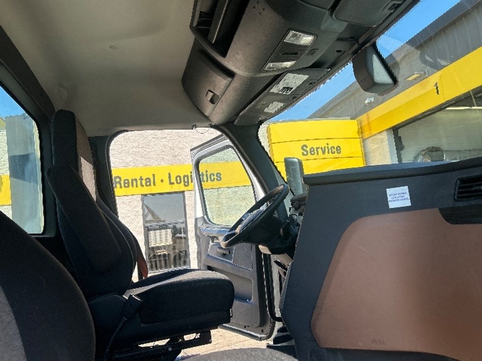 Day Cab Tractor-Heavy Duty Tractors-Freightliner-2019-T12642ST-Allen Park-MI-390,438\n\t\tmiles-$ 33,000 - Image 14