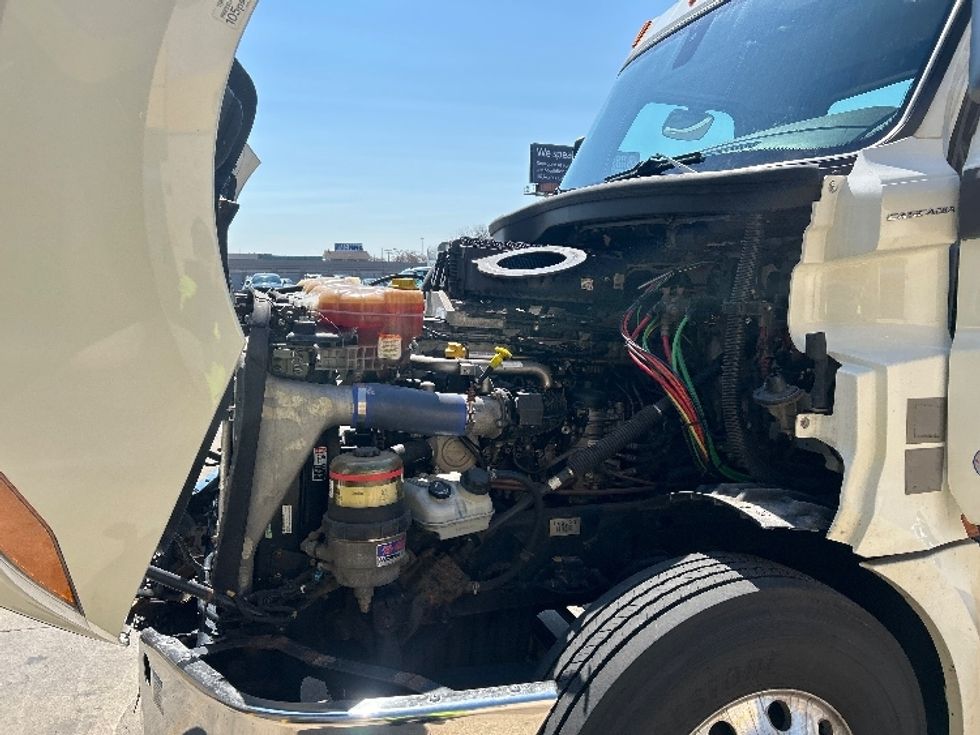 Day Cab Tractor-Heavy Duty Tractors-Freightliner-2019-T12642ST-Allen Park-MI-390,438\n\t\tmiles-$ 33,000 - Image 16