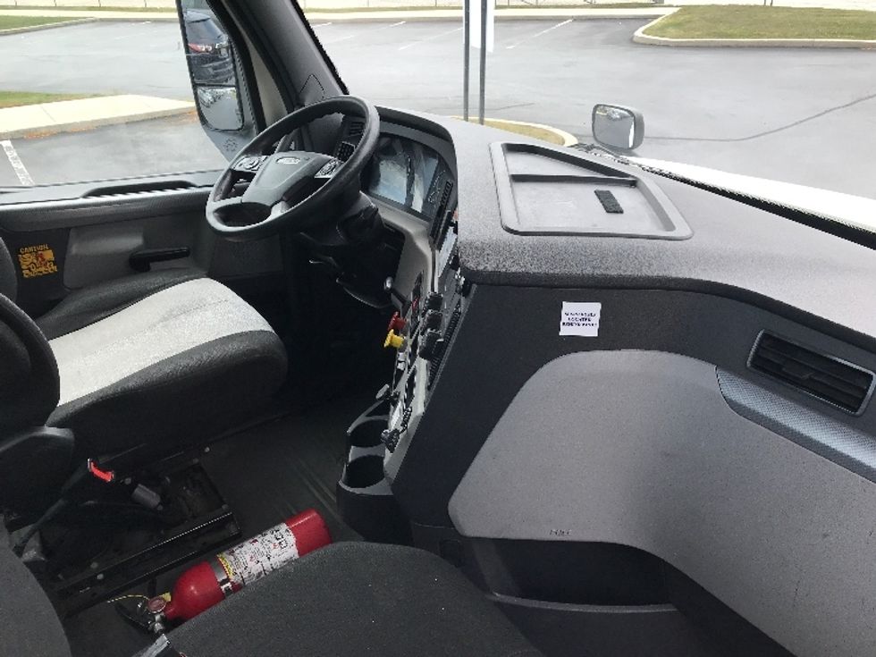 Day Cab Tractor-Heavy Duty Tractors-Freightliner-2019-T12642ST-Allentown-PA-324,359\n\t\tmiles-$ 37,000 - Image 14