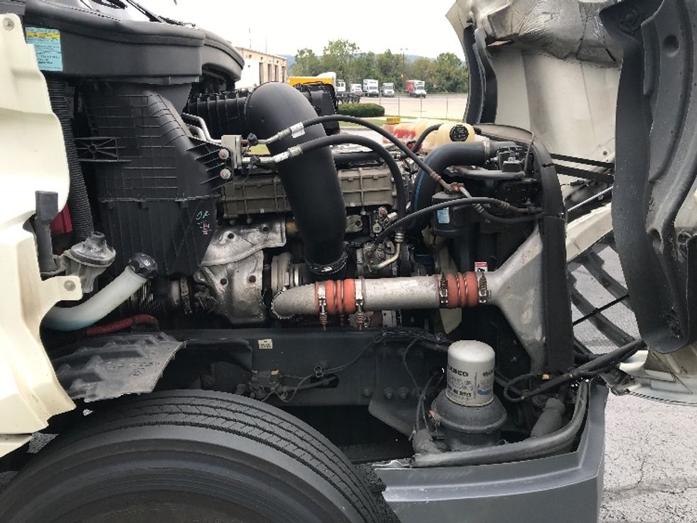 Day Cab Tractor-Heavy Duty Tractors-Freightliner-2019-T12642ST-Allentown-PA-324,359\n\t\tmiles-$ 37,000 - Image 15