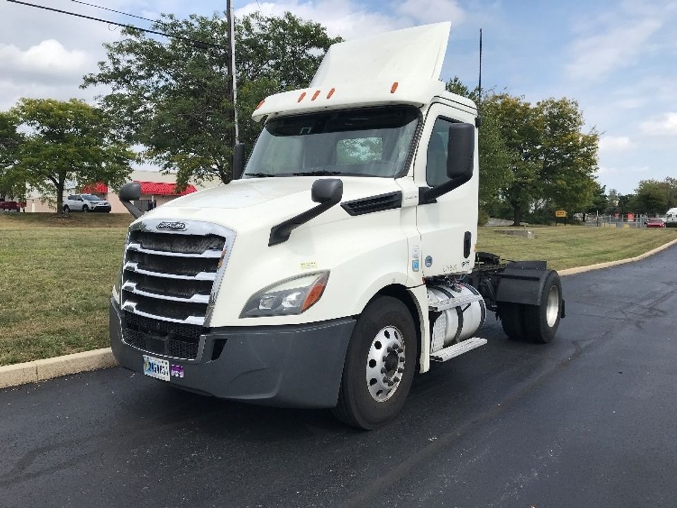 Day Cab Tractor-Heavy Duty Tractors-Freightliner-2019-T12642ST-Allentown-PA-324,359\n\t\tmiles-$ 37,000 - Image 3