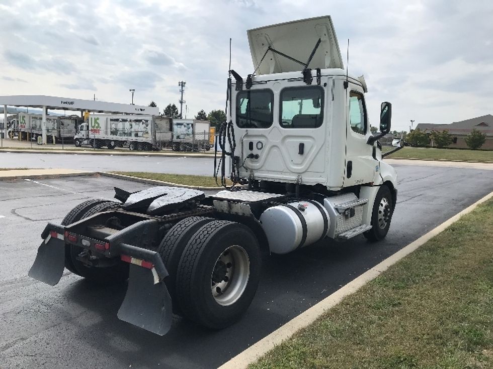 Day Cab Tractor-Heavy Duty Tractors-Freightliner-2019-T12642ST-Allentown-PA-324,359\n\t\tmiles-$ 37,000 - Image 7