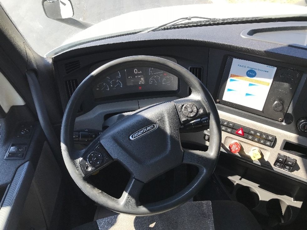 Day Cab Tractor-Heavy Duty Tractors-Freightliner-2019-T12642ST-Allentown-PA-344,725\n\t\tmiles-$ 40,250 - Image 11