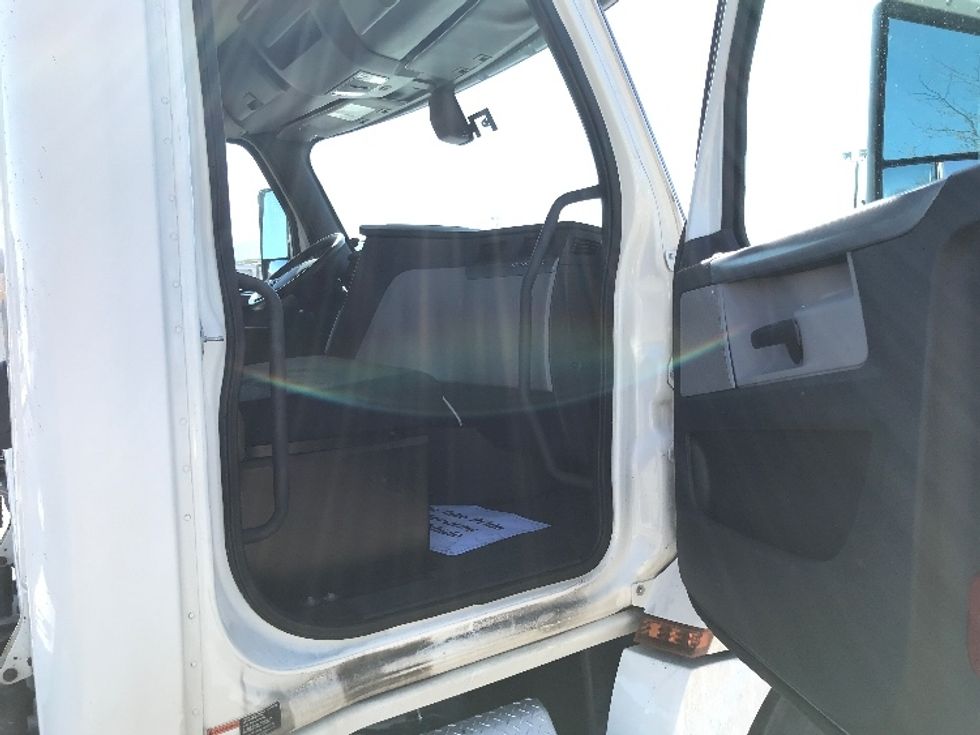 Day Cab Tractor-Heavy Duty Tractors-Freightliner-2019-T12642ST-Allentown-PA-344,725\n\t\tmiles-$ 40,250 - Image 12