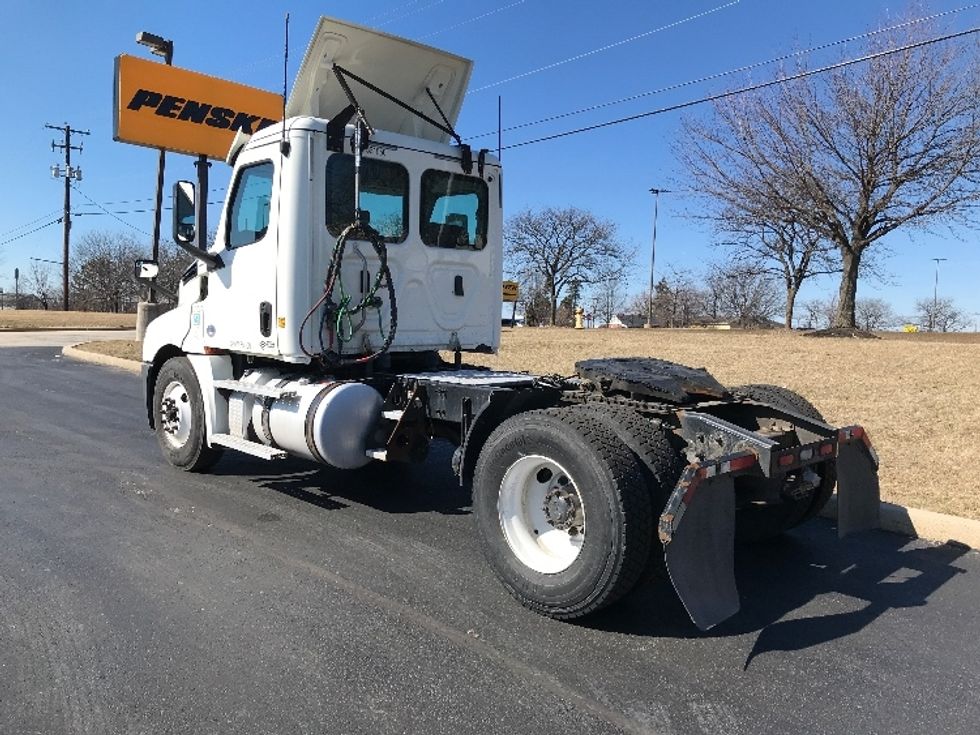 Day Cab Tractor-Heavy Duty Tractors-Freightliner-2019-T12642ST-Allentown-PA-344,725\n\t\tmiles-$ 40,250 - Image 5