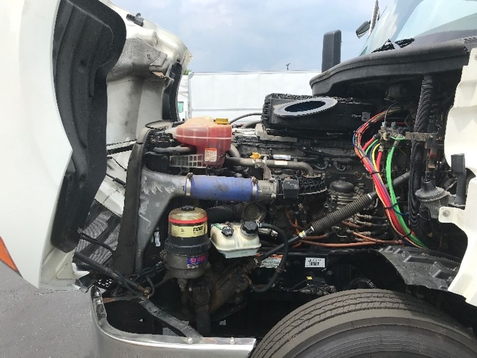 Day Cab Tractor-Heavy Duty Tractors-Freightliner-2019-T12642ST-Allentown-PA-619,900\n\t\tmiles-$ 24,250 - Image 16