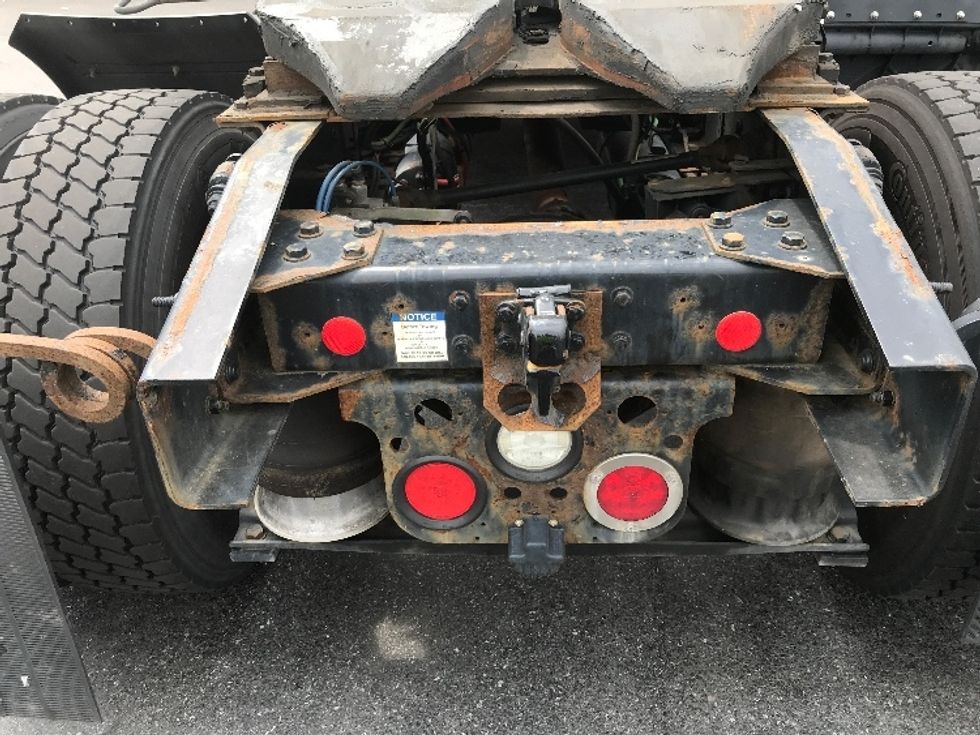Day Cab Tractor-Heavy Duty Tractors-Freightliner-2019-T12642ST-Allentown-PA-619,900\n\t\tmiles-$ 24,250 - Image 19