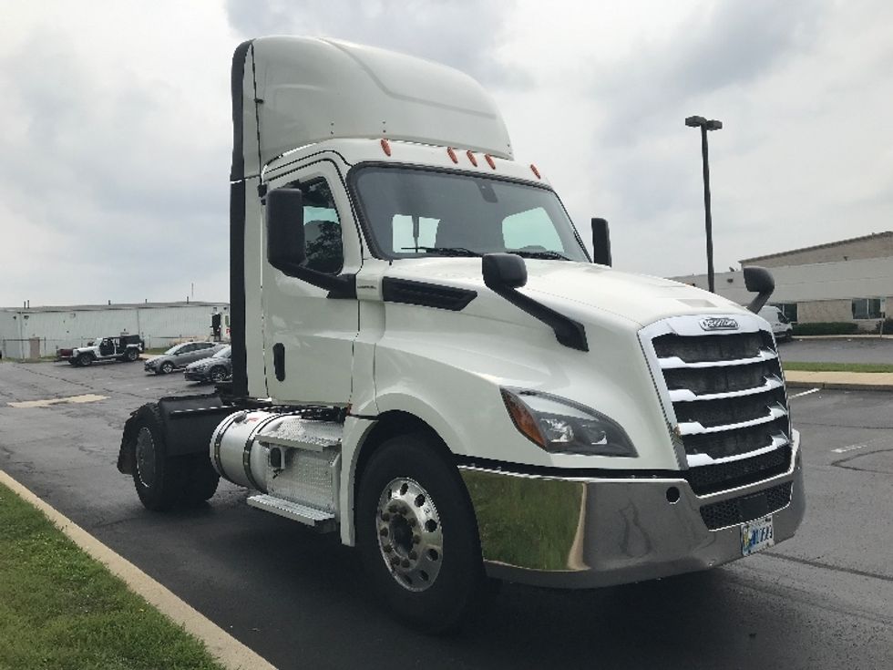 Day Cab Tractor-Heavy Duty Tractors-Freightliner-2019-T12642ST-Allentown-PA-626,268\n\t\tmiles-$ 23,750 - Image 1
